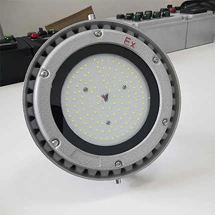 免驅(qū)防爆燈