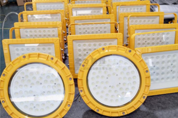 加油站防爆LED投光燈，油漆車間防爆LED燈，現(xiàn)場污水泵防爆LED燈，防爆蝶閥控制箱，氣體防爆投光燈，