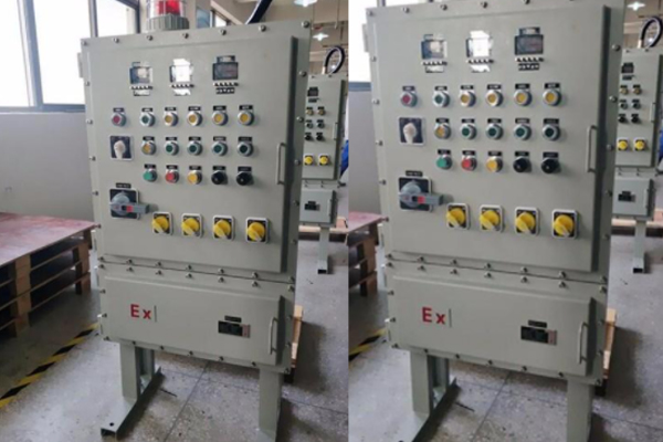 粉塵現(xiàn)場防爆動力配電柜，油田現(xiàn)場防爆控制柜，氣體環(huán)境防爆配電柜，化工防爆控制柜，防爆照明動力配電柜帶聲光報警器