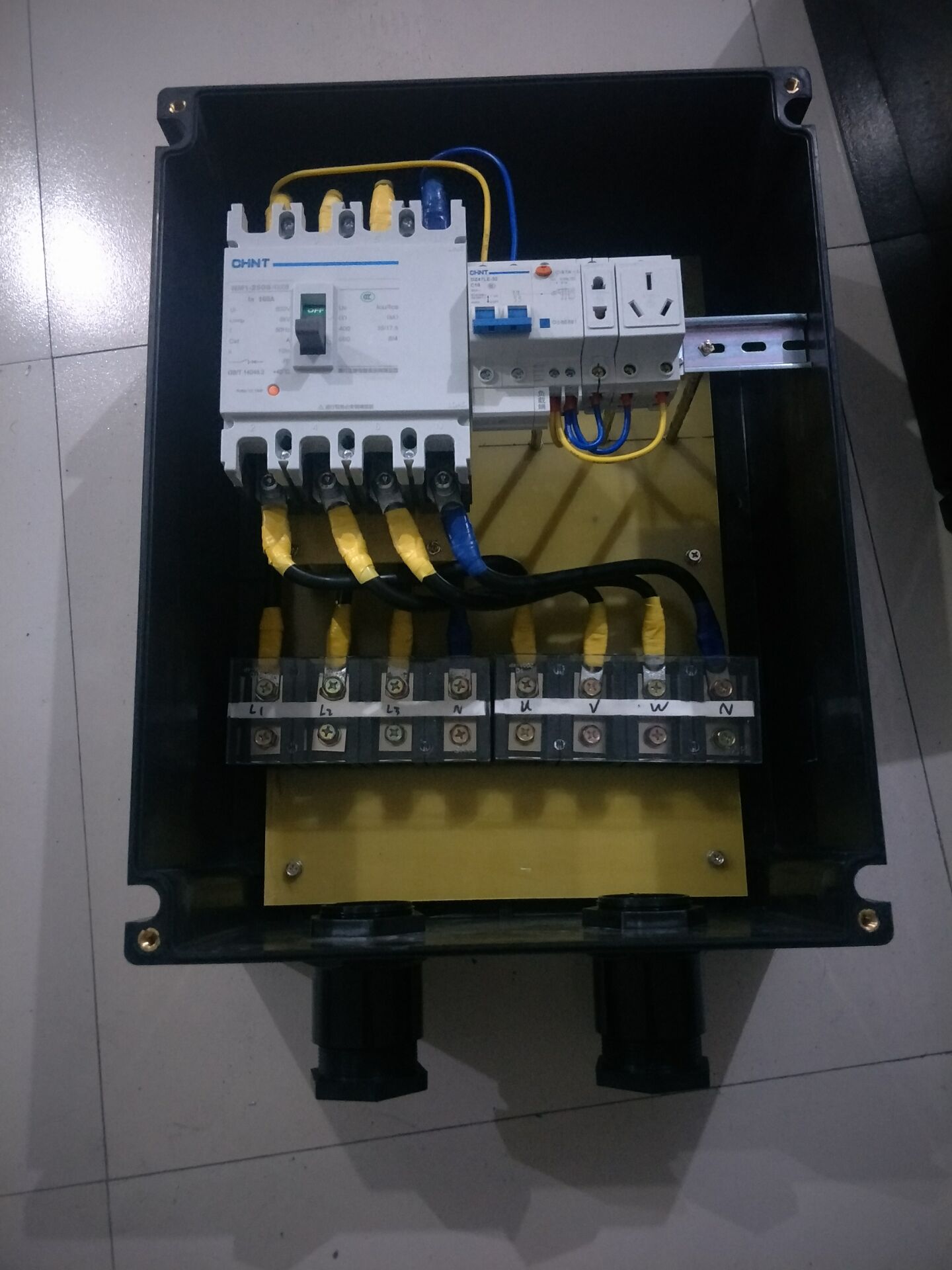 防爆防腐配電箱，化工防爆防腐配電箱，油庫房三防防爆配電箱，三防防爆配電箱工程塑料，