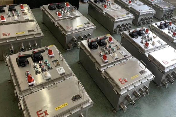 現(xiàn)場(chǎng)就地防爆控制柜，星三角控制啟動(dòng)防爆柜，防爆電機(jī)控制柜，