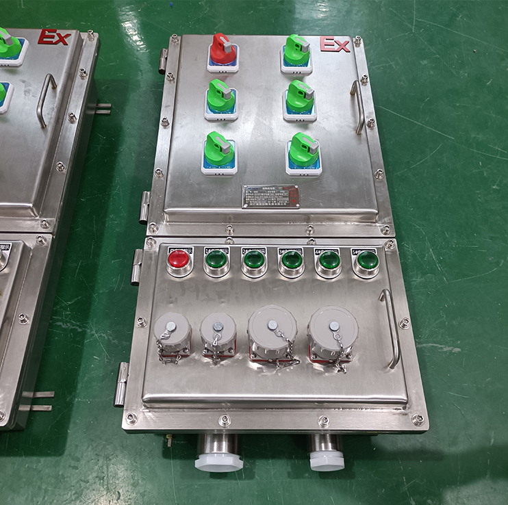 防腐防爆檢修箱BXK-T型號(hào)不銹鋼材質(zhì)